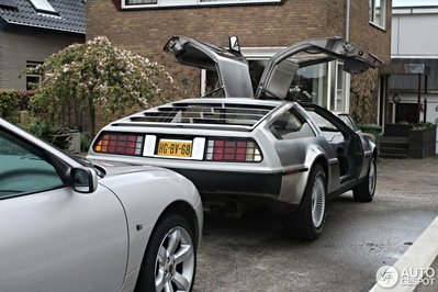 delorean-dmc-12-c447027042015075704_2.jpg
